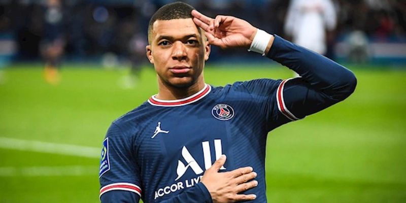 CF Là Vị Trí Nào Trên Sân F8BET? Vai Trò Và Huyền Thoại Bóng Đá - CLYVO.BLOG