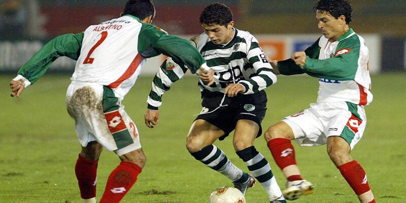 Cristiano Ronaldo - Huyền Thoại Sống Của Sân Cỏ Hiện Đại - CLYVO.BLOG